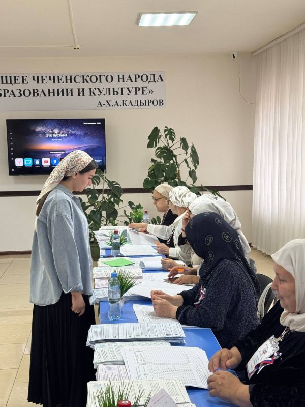 Первые голосующие в г. Гудермес Первые голосующие в г. Гудермес