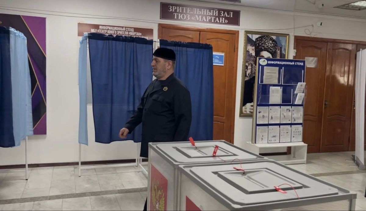 Глава администрации Урус-Мартановского района, секретарь местного отделения партии «Единая Россия» Шамиль Куцаев совершил объезд десятков избирательных участков, чтобы лично оценить ход кампании и пообщаться с жителями Глава администрации Урус-Мартановского района, секретарь местного отделения партии «Единая Россия» Шамиль Куцаев совершил объезд десятков избирательных участков, чтобы лично оценить ход кампании и пообщаться с жителями