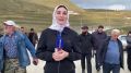 В селе Хой на избирательном участке N62 активно продолжается голосование. Несмотря на удалённость и высокогорное расположение села, жители активно участвуют в избирательном процессе