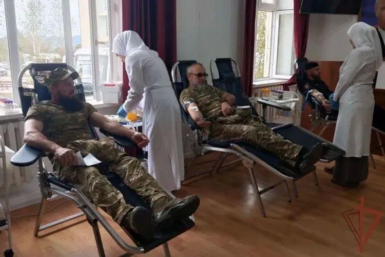 Военнослужащие грозненского соединения Росгвардии поддержали донорскую акцию «От сердца к сердцу»