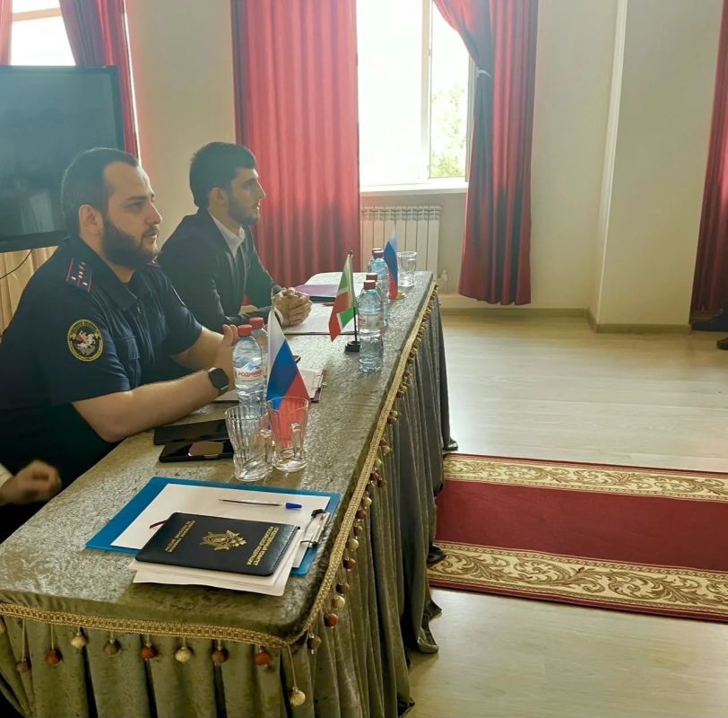 В рамках профилактики преступлений среди несовершеннолетних следователи Гудермесского МСО провели встречи с учащимися школ В рамках профилактики преступлений среди несовершеннолетних следователи Гудермесского МСО провели встречи с учащимися школ