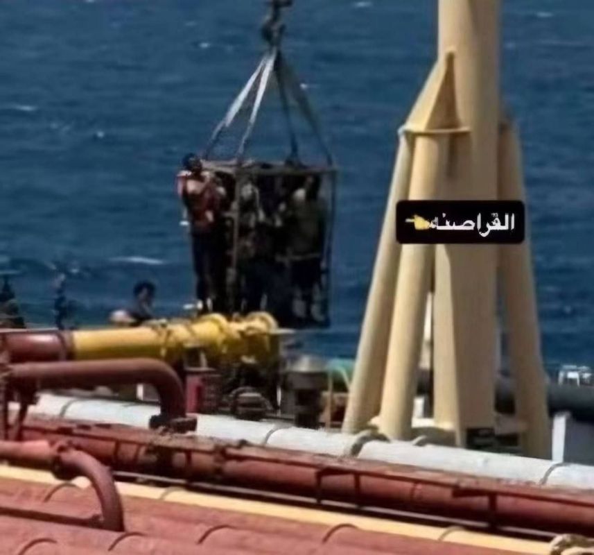 После того, как сомалийские пираты захватили нефтяной танкер в Аденском заливе, принадлежащий неизвестному иракскому бизнесмену, иракские племенные бойцы из племени Аль-Шаганба, базирующегося в Басре, провели операцию по... После того, как сомалийские пираты захватили нефтяной танкер в Аденском заливе, принадлежащий неизвестному иракскому бизнесмену, иракские племенные бойцы из племени Аль-Шаганба, базирующегося в Басре, провели операцию по...