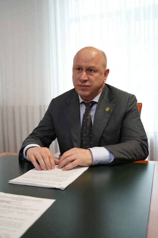 Ассаламу Алайкум!. Сегодня Руководитель Администрации Главы и Правительства ЧР Галас Таймасханов провёл рабочую встречу с главой администрации Курчалоевского муниципального района Асламбеком Ирисхановым Ассаламу Алайкум!. Сегодня Руководитель Администрации Главы и Правительства ЧР Галас Таймасханов провёл рабочую встречу с главой администрации Курчалоевского муниципального района Асламбеком Ирисхановым