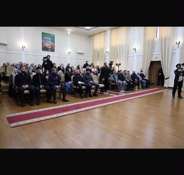 Ильман Вахидов назначен исполняющим обязанности министра Чеченской Республики по национальной политике, внешним связям, печати и информации Ильман Вахидов назначен исполняющим обязанности министра Чеченской Республики по национальной политике, внешним связям, печати и информации