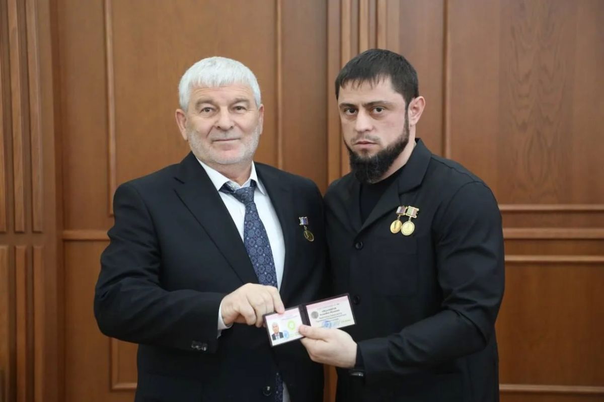 Председатель Парламента Чеченской Республики Ахмед Дудаев провёл вторую часть первого заседания высшего законодательного органа шестого созыва Председатель Парламента Чеченской Республики Ахмед Дудаев провёл вторую часть первого заседания высшего законодательного органа шестого созыва