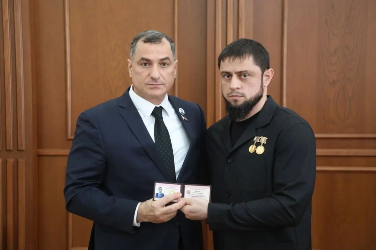 Председатель Парламента Чеченской Республики Ахмед Дудаев провёл вторую часть первого заседания высшего законодательного органа шестого созыва Председатель Парламента Чеченской Республики Ахмед Дудаев провёл вторую часть первого заседания высшего законодательного органа шестого созыва