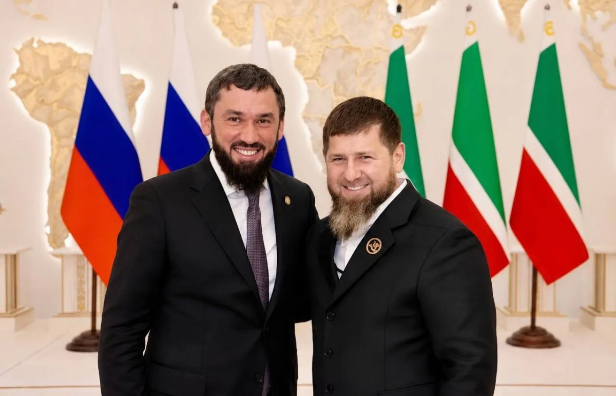 Магомед Даудов: Друзья! От всей души поздравляю моего ДОРОГОГО БРАТА, Главу Чеченской Республики, Героя России РАМЗАНА АХМАТОВИЧА КАДЫРОВА с награждением знаком «Почётный архитектор России» Министерства строительства и...