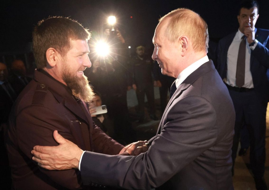 Глава Чеченской Республики Рамзан Кадыров поздравил Президента России Владимира Путина с днем рождения