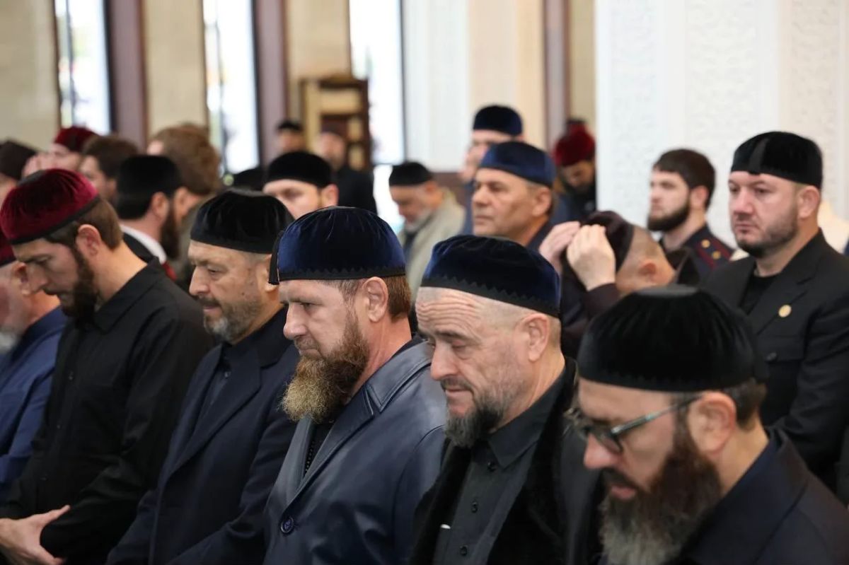 В новом районе Грозного имени Президента России Владимира Путина состоялось открытие мечети названной в честь Зелимхана Кадырова В новом районе Грозного имени Президента России Владимира Путина состоялось открытие мечети названной в честь Зелимхана Кадырова