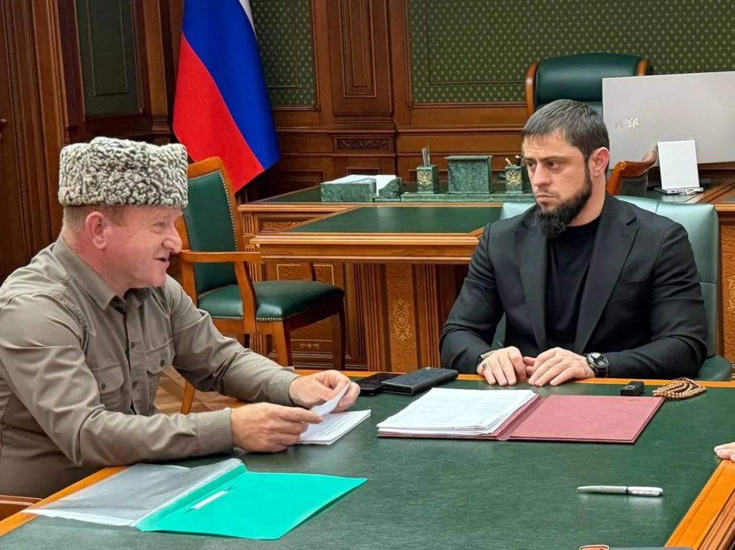 Ахмед Дудаев: Провел рабочую встречу с кавалером ордена Кадырова, председателем Союза писателей ЧР, дорогим БРАТОМ Бувайсаром Шамсудиновым Ахмед Дудаев: Провел рабочую встречу с кавалером ордена Кадырова, председателем Союза писателей ЧР, дорогим БРАТОМ Бувайсаром Шамсудиновым