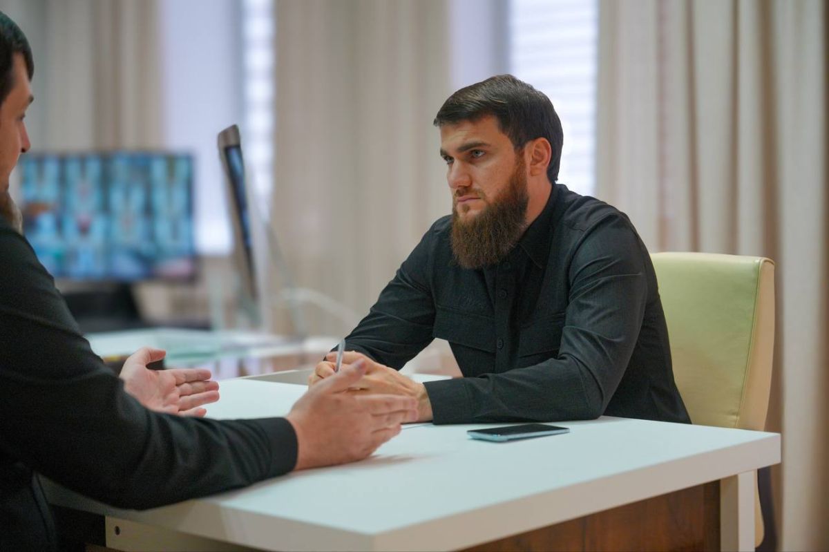 Заместитель Председателя Правительства Чеченской Республики - министр сельского хозяйства ЧР Висхан Мацуев провел рабочую встречу с начальником Управления ветеринарии Правительства Чеченской Республики Русланом Чигаевым Заместитель Председателя Правительства Чеченской Республики - министр сельского хозяйства ЧР Висхан Мацуев провел рабочую встречу с начальником Управления ветеринарии Правительства Чеченской Республики Русланом Чигаевым