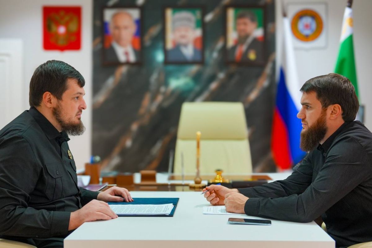 Заместитель Председателя Правительства Чеченской Республики - министр сельского хозяйства ЧР Висхан Мацуев провел рабочую встречу с начальником Управления ветеринарии Правительства Чеченской Республики Русланом Чигаевым Заместитель Председателя Правительства Чеченской Республики - министр сельского хозяйства ЧР Висхан Мацуев провел рабочую встречу с начальником Управления ветеринарии Правительства Чеченской Республики Русланом Чигаевым