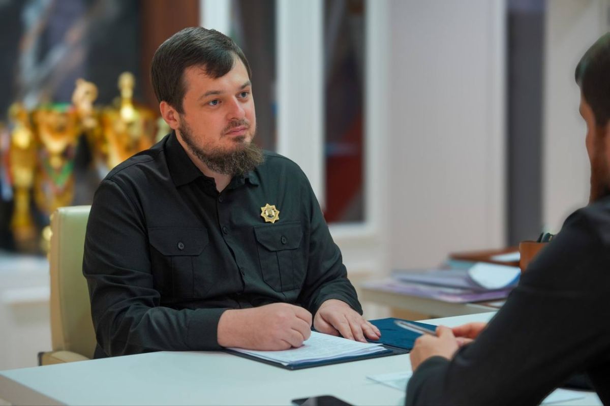 Заместитель Председателя Правительства Чеченской Республики - министр сельского хозяйства ЧР Висхан Мацуев провел рабочую встречу с начальником Управления ветеринарии Правительства Чеченской Республики Русланом Чигаевым Заместитель Председателя Правительства Чеченской Республики - министр сельского хозяйства ЧР Висхан Мацуев провел рабочую встречу с начальником Управления ветеринарии Правительства Чеченской Республики Русланом Чигаевым