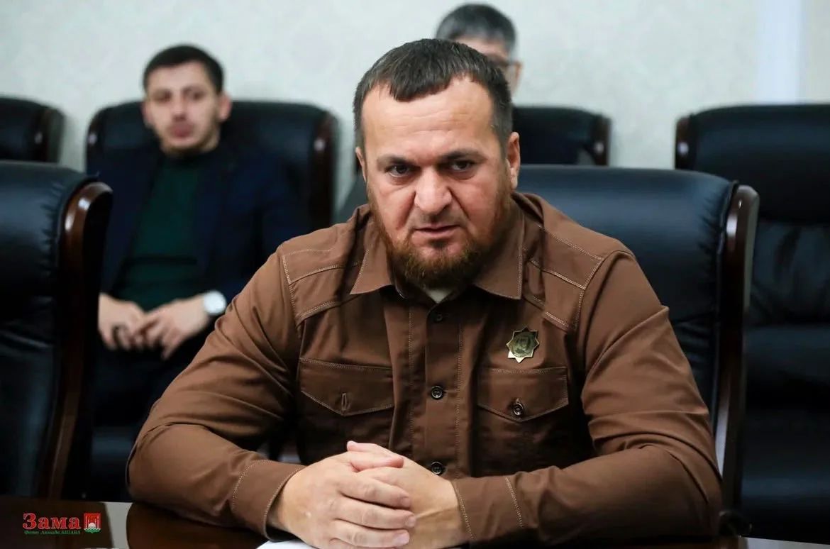Ассаламу Алайкум!. По поручению Руководителя Администрации Главы и Правительства Галаса Таймасханова его заместитель Зелимхан Истамулов принял сегодня участие в заседании Совета депутатов Шалинского муниципального округа Ассаламу Алайкум!. По поручению Руководителя Администрации Главы и Правительства Галаса Таймасханова его заместитель Зелимхан Истамулов принял сегодня участие в заседании Совета депутатов Шалинского муниципального округа