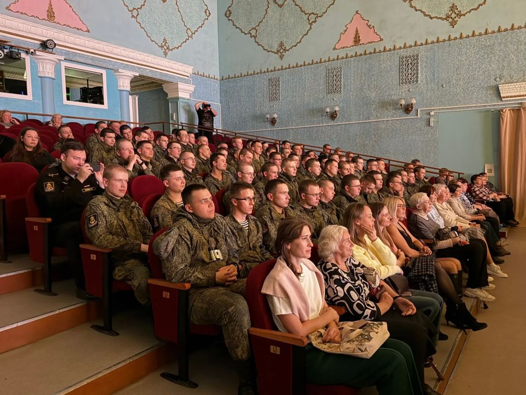 ЦЕРЕМОНИИ ВРУЧЕНИЯ МЕДАЛЕЙ «ОТЕЦ СОЛДАТА» ПРОШЛИ В АРХАНГЕЛЬСКОЙ ОБЛАСТИ И РЕСПУБЛИКЕ БУРЯТИИ ЦЕРЕМОНИИ ВРУЧЕНИЯ МЕДАЛЕЙ «ОТЕЦ СОЛДАТА» ПРОШЛИ В АРХАНГЕЛЬСКОЙ ОБЛАСТИ И РЕСПУБЛИКЕ БУРЯТИИ
