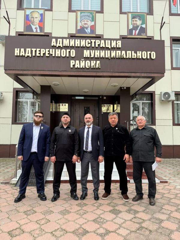 Магомед Умаров провёл приём граждан в селе Знаменское