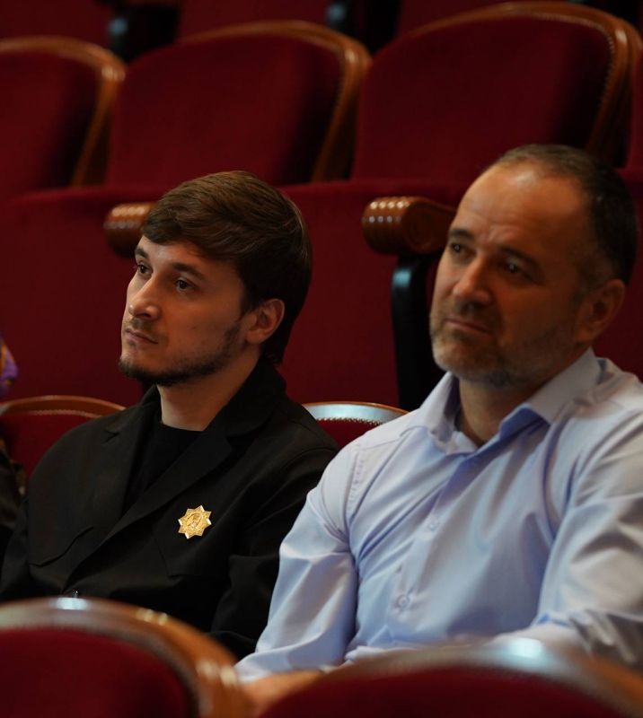 Государственный русский драматический театр имени М. Ю. Лермонтова в Грозном провёл первый отборочный этап в театральную студию «Мастер сцены и слова», сообщили в театре Государственный русский драматический театр имени М. Ю. Лермонтова в Грозном провёл первый отборочный этап в театральную студию «Мастер сцены и слова», сообщили в театре