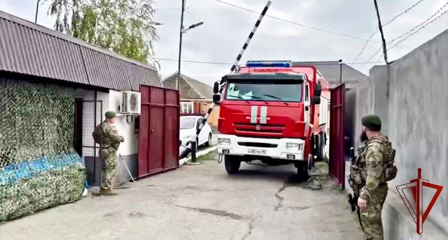 Росгвардия и МЧС провели совместные пожарно-тактические учения в Грозном Росгвардия и МЧС провели совместные пожарно-тактические учения в Грозном
