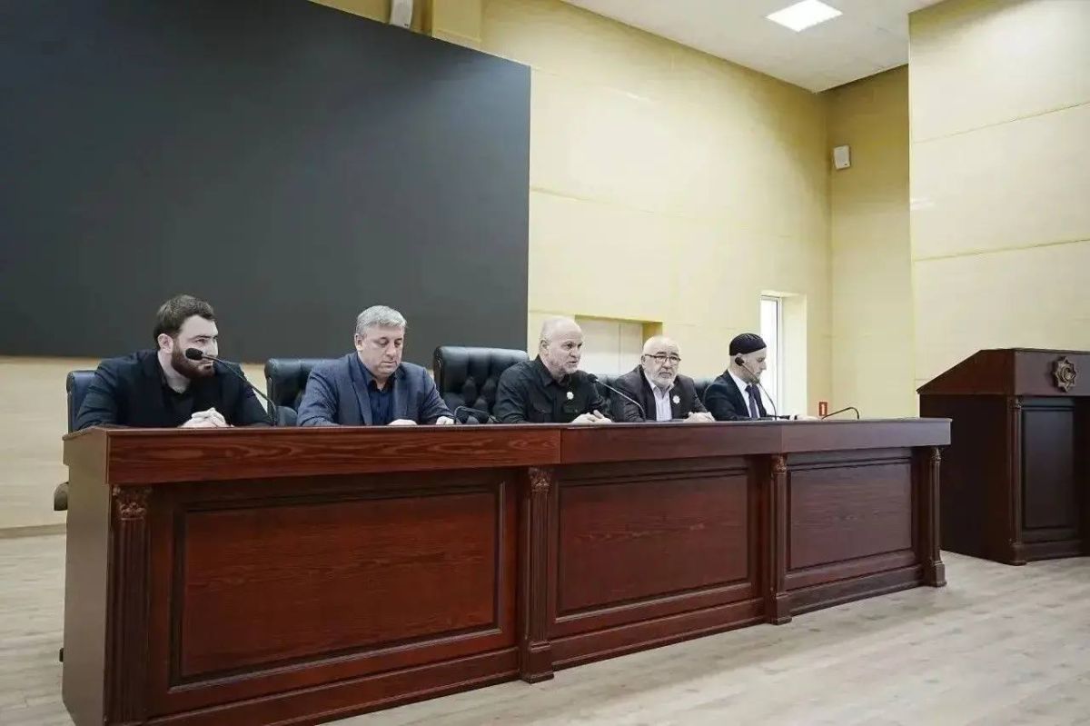 Управляющий директор «Чеченэнерго» Иса Кадыров провёл рабочее совещание с руководителями и главными инженерами районных и городских электрических сетей Управляющий директор «Чеченэнерго» Иса Кадыров провёл рабочее совещание с руководителями и главными инженерами районных и городских электрических сетей